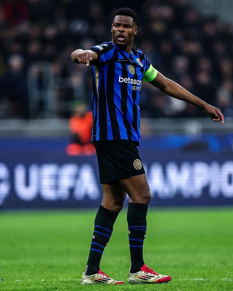 迷失！浓眉一度8中0&全场9中1贡献2分8篮板6助攻