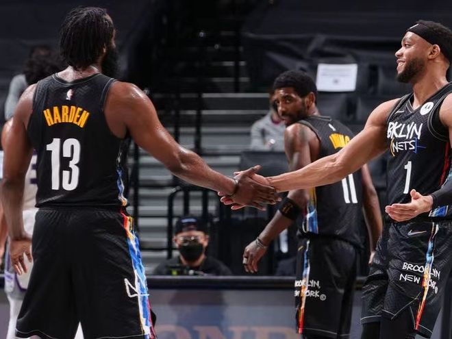 卡利亚里主帅：面对伊尔迪兹这种冠军球员，疏忽就会付出代价（卡利亚里主帅：面对伊尔迪兹等冠军级球员，哪怕一瞬走神都要付出代价）