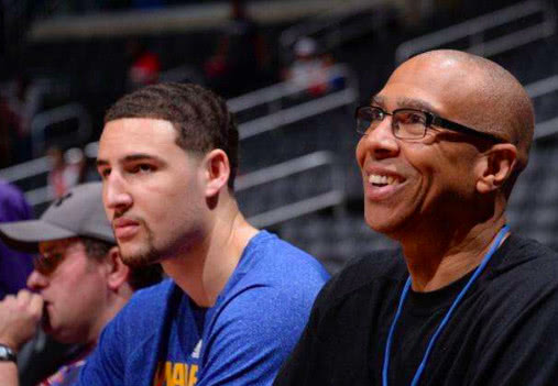 英格兰队稳健出线（英格兰顺利晋级）