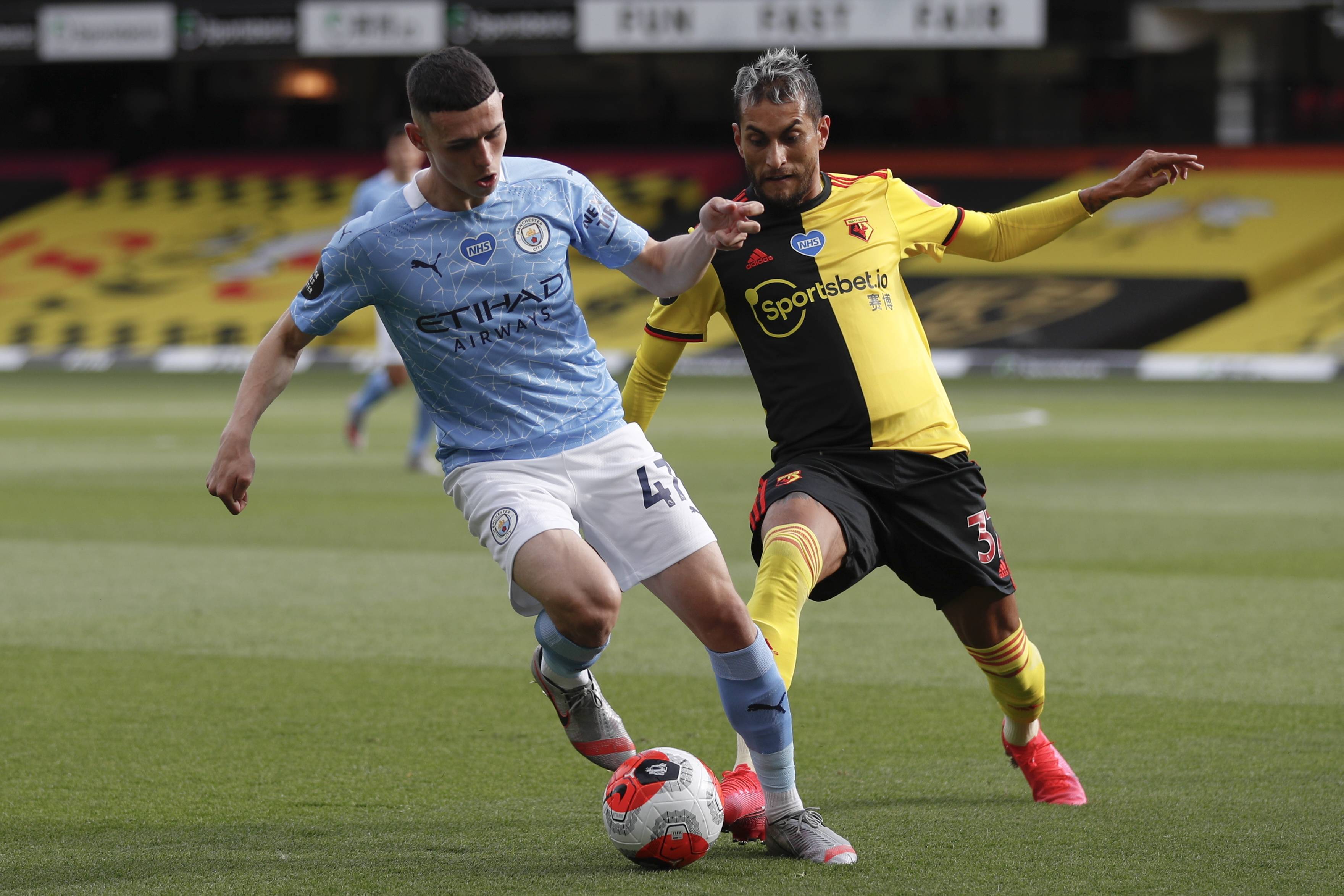 记者：纽卡一开始就计划先报价，曼联则打算先说服谢什科（记者披露：纽卡计划先递报价，曼联优先游说谢什科）