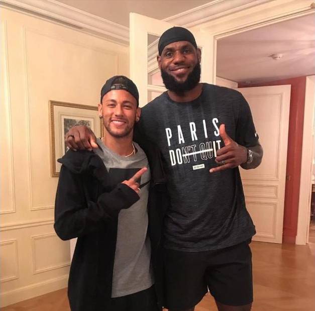 西甲爆大冷！9人皇马0-2竟不敌保级队！阿隆索怒批：裁判故意针对（西甲大冷门！皇马九人应战0-2负于保级队，阿隆索怒斥：裁判在针对）