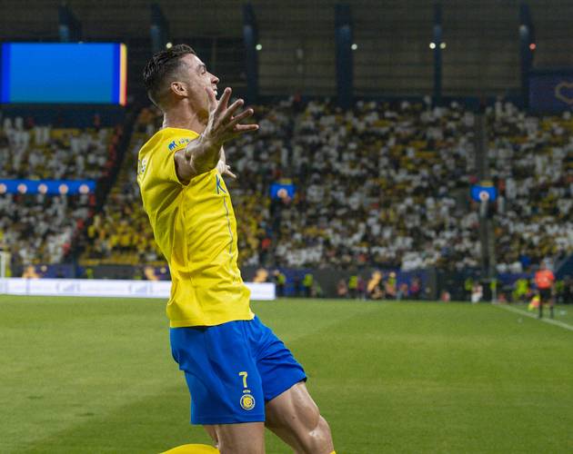 英超战报：勒温双响，斯塔赫补时破门，利兹联4-1水晶宫（英超快讯：勒温梅开二度，斯塔赫读秒破门，利兹联4-1击败水晶宫）