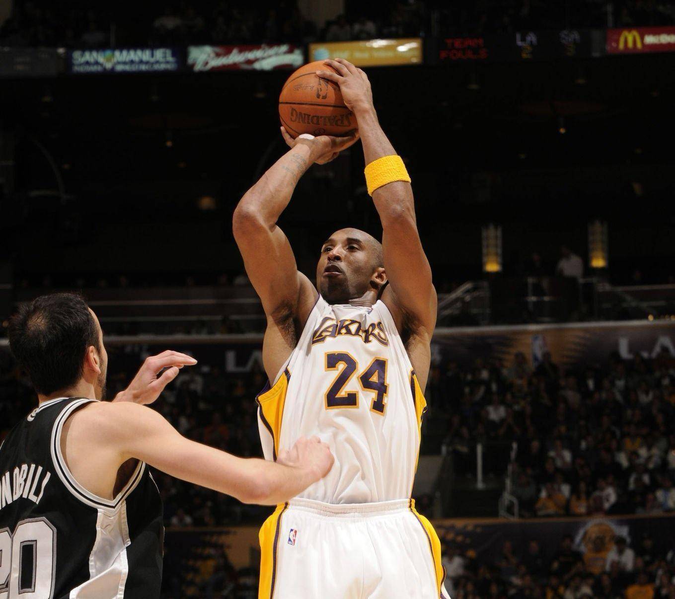 16岁的天空：多特蒙德超新星阿尔伯特本轮青年欧冠集锦（16岁锋芒毕露：多特超新星阿尔伯特青年欧冠本轮高光集锦）