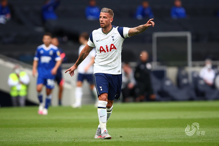 巴恩斯：詹姆斯统治了比赛那么久，他真的很难防守很难阻止（巴恩斯：詹姆斯长期统治赛场，真是难防难挡）