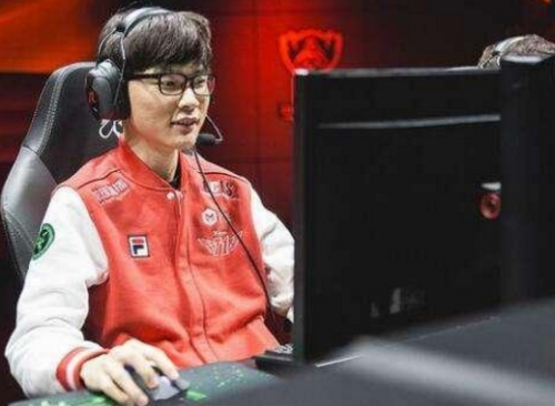 江队在攻防 江队在攻防